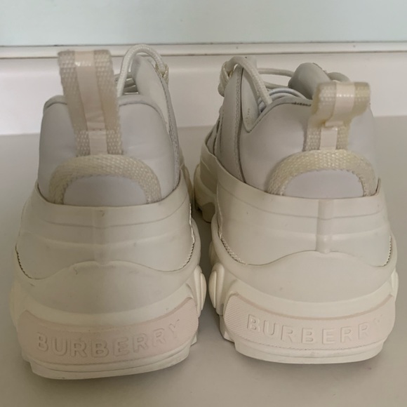 Burberry Arthur Chunky Trainers Size EU 39/US Size 9 White Sneakers - Picture 5 of 9